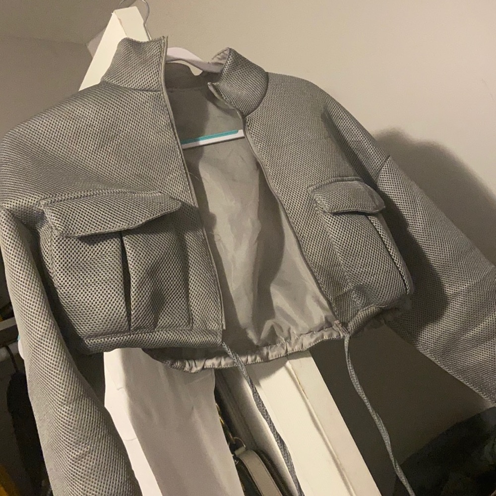Puffer cropped jacket worn once